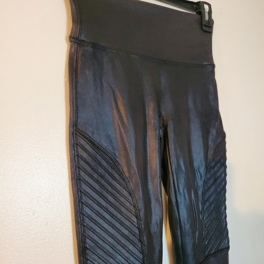 SPANX Faux Leather Edgy Moto Leggings Size small Fall Closet Staple - Picture 3 of 15